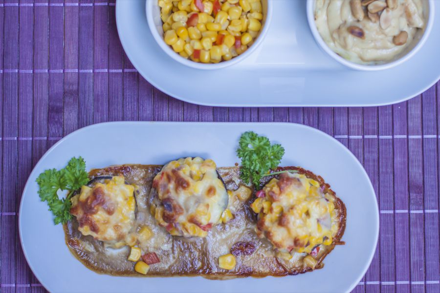 Vacsora tipp: chilis kukoricával töltött gombafejek, sós mogyorós krumplipürével - STYLELIFE - Gasztronómia - bonduelle, köret, krumplipüré, mogyoró, recept, vacsora, 