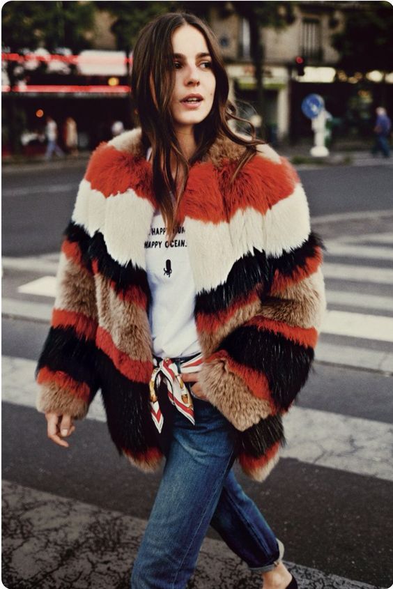 Stílusiskola: így viseld a tél kedvencét, a színes műszőrmét - DIVAT&STÍLUS - Stílusiskola - 