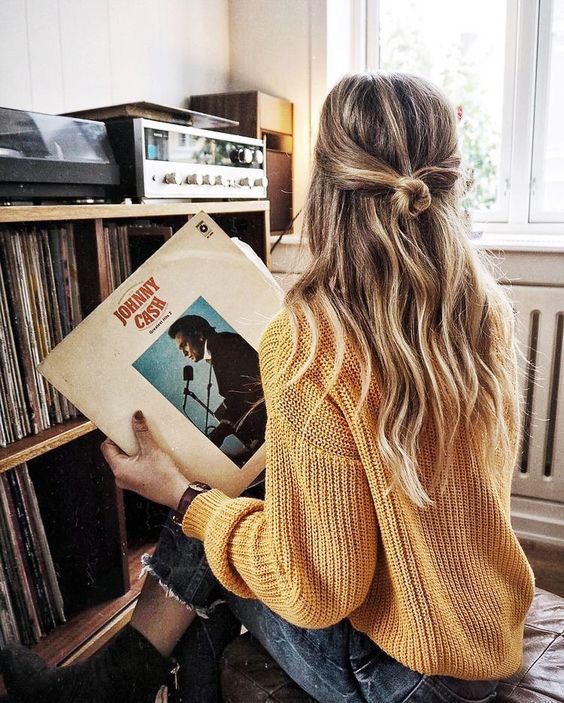 Stílusiskola: borongós januári napokon viselj mustársárgát - DIVAT&STÍLUS - Stílusiskola - divat, január, mustársárga, outfit, stílus, tél, 