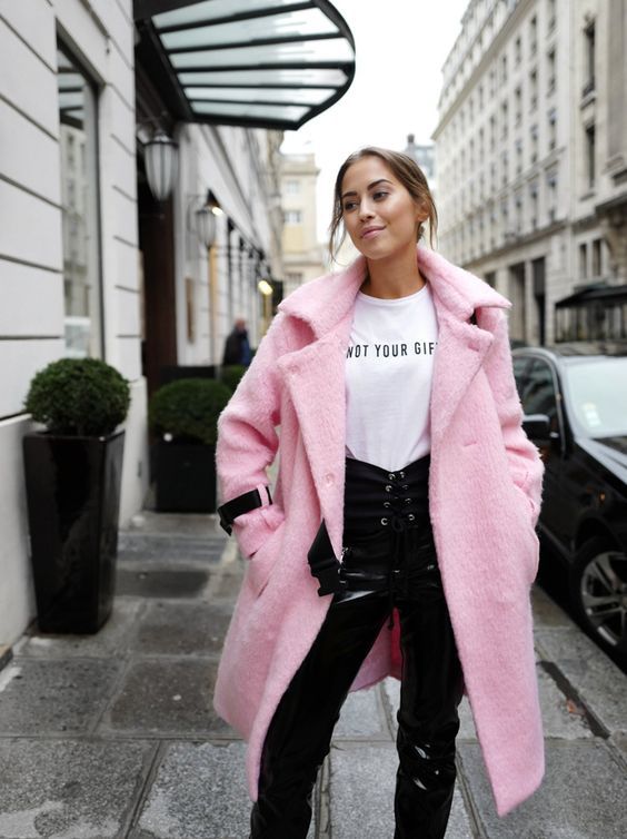 Stílusiskola: januárban is a babarózsaszín a nyerő - DIVAT&STÍLUS - Stílusiskola - babarózsaszín, divat, január, rózsaszín, st, tél, 