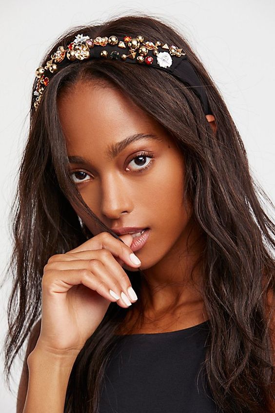 Stílusiskola: így viseld 2018 legtrendibb kiegészítőjét, a hajpántot - DIVAT&STÍLUS - Stílusiskola - divat, divat 2018, fejpánt, gossip girl, hajpánt, kiegészítő, stílus, 