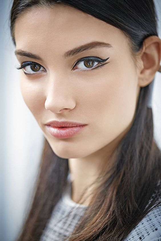 Top10: stílusos sminkek különleges tusvonalakkal - SZÉPSÉG - Smink  - fekete, fekete tusvonal, különleges, smink, stílusos, tus, tusvonal, 