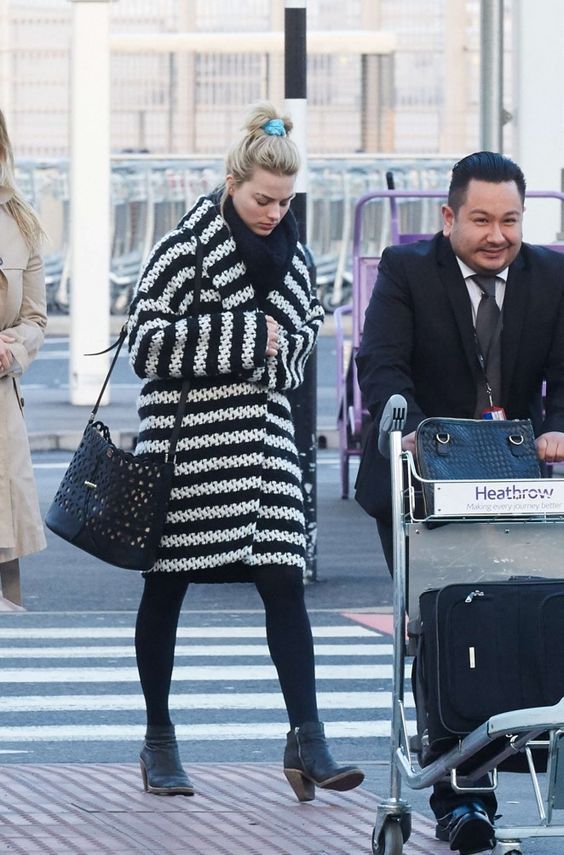 Stílusiskola: outfit ötletek Margot Robbie-tól - DIVAT&STÍLUS - Stílusiskola - divat, filmek, margot robbie, outfit, ötletek, stílus, színésznő, 