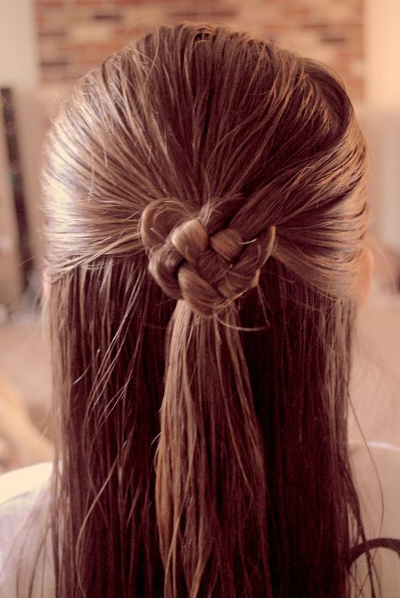 Top10: frizura ötletek Valentin-napi randikra - SZÉPSÉG - Hajápolás  - 