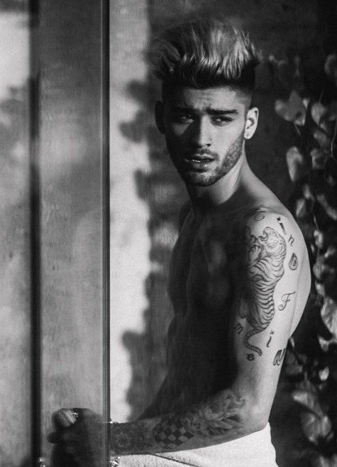 10 kép, ami miatt Zayn Malik fiúbandás múltját egy pillanat alatt elfelejtjük - KERESD A NŐT  - Fesztelen mindennapok - énekes, képek, one direction, szexi, szívtipró, zayn, zayn malik, 