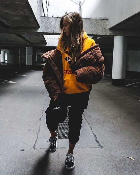 Stílusiskola: cseppet sem fog zavarni a tél egy csinos pufi dzsekiben - DIVAT&STÍLUS - Stílusiskola - dzseki, outfit, ötletek, pufi dzseki, pufi kabát, stílus, tél, tippek, 