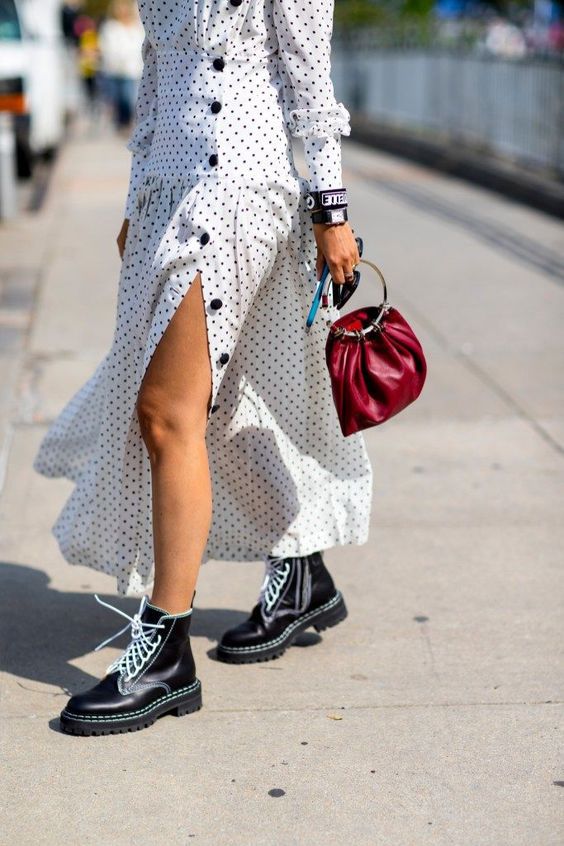 Stílusiskola: így viselj pöttyös ruhadarabokat tavasszal - DIVAT&STÍLUS - Stílusiskola - divat, fehér, fekete, ötletek, pöttyök, stílus, tavasz, 