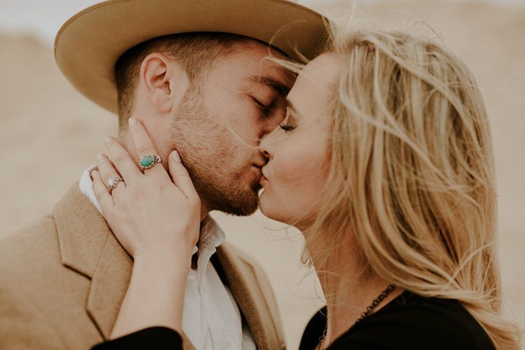 Szerelem vagy kapaszkodás - KERESD A NŐT  - STYLELIFE - csalódás, függés, játszmák, kapaszkodás, szerelem, 