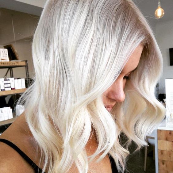 Top10: ragyogó platinaszőke hajszín tavaszra - SZÉPSÉG - Hajápolás  - árnyalatok, hajápolás, hajszín, platinaszőke, szőke, tavasz, 