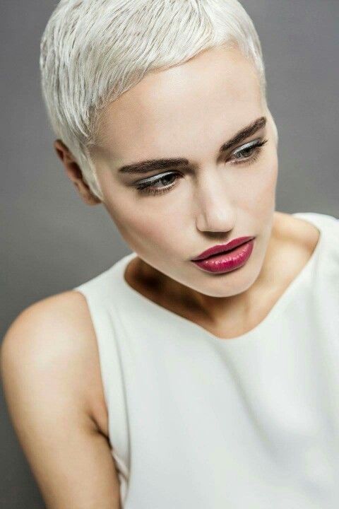 Top10: ragyogó platinaszőke hajszín tavaszra - SZÉPSÉG - Hajápolás  - árnyalatok, hajápolás, hajszín, platinaszőke, szőke, tavasz, 