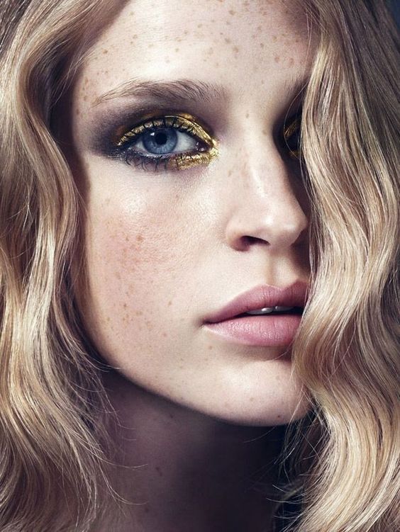 Smink tippek: a hétvégi bulikban éljen a fémes csillogás - SZÉPSÉG - Smink  - buli, hétvége, ötletek, smink, smink tippek, 