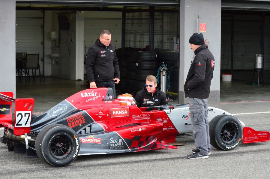 Szlovákiában tesztelt a Gender Racing - STYLENEWS - Interjúk - gender racing team, versenyzés, 