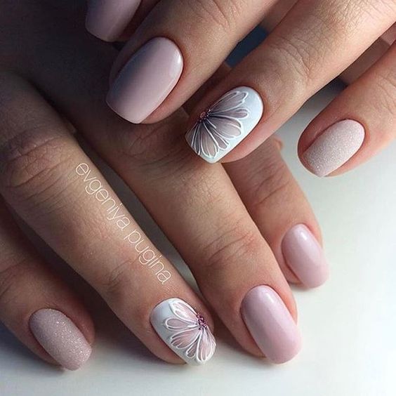 Top10: kifinomult, minimál virágos manikűr ötletek - SZÉPSÉG -  - köröm, körömápolás, manikűr, tavasz, virág, virágminta, 