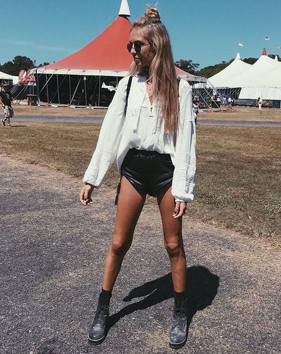 Stílusiskola: ezekkel az outfitekkel hangolódj a fesztiválszezonra - DIVAT&STÍLUS - Stílusiskola - 