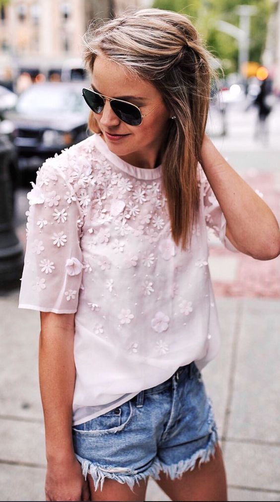 Stílusiskola: így viselj farmer shortokat - DIVAT&STÍLUS - Stílusiskola - divat, farmer, farmer nadrág, farmer short, outfit, tavasz, 