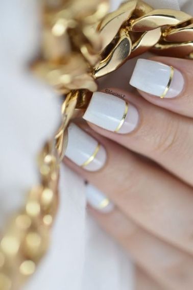 Top10: visszafogott és stílusos arany-fehér manikűr tippek - SZÉPSÉG -  - arany, fehér, kifinomult, manikűr, nyár, stílusos, 