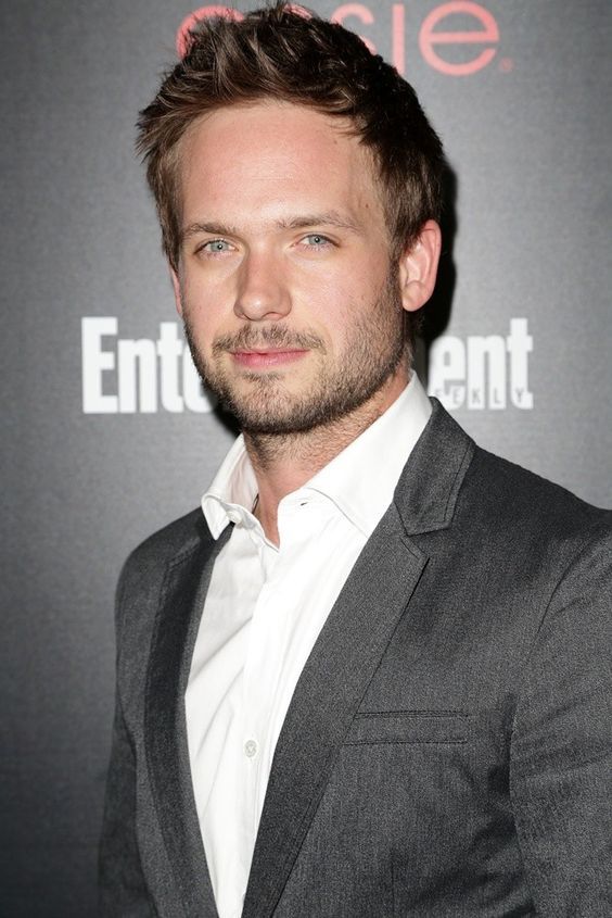 10 szexi fotó a kedvenc ügyvédünket megformáló Patrick J. Adams-ről - KERESD A NŐT  - Fesztelen mindennapok - galéria, képek, patrick j adams, suits, szexi, színész, troian bellisario, 