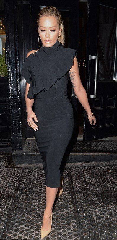 Stílusiskola: nőies és laza outfit ötletek Rita Ora-tól - DIVAT&STÍLUS - Stílusiskola - balaton sound, balaton sound 2018, divat, outfit, rita ora, stílus, tippek, 