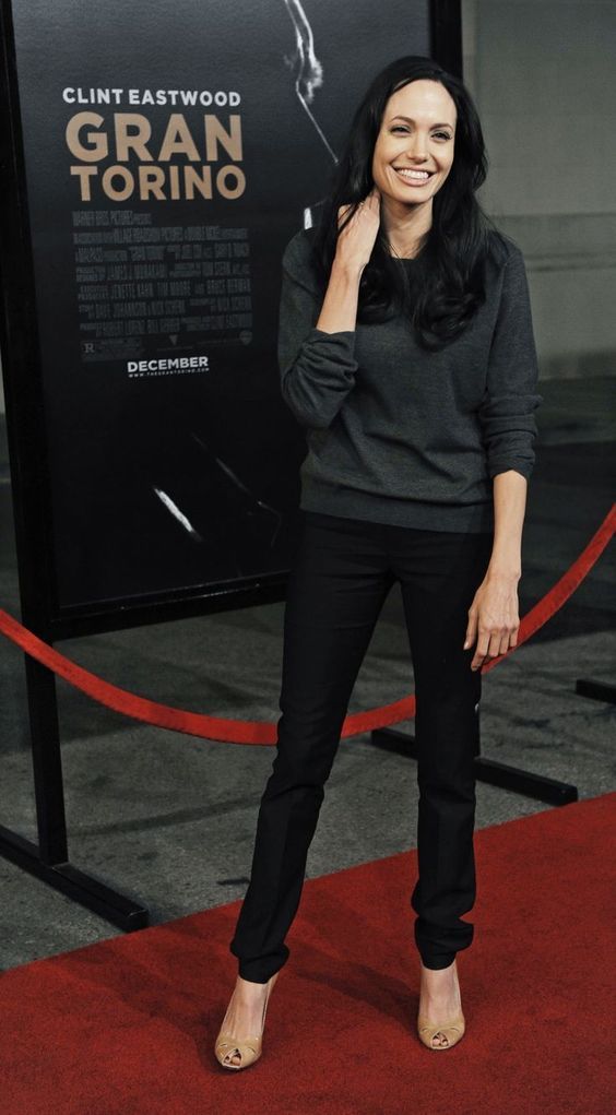 Stílusiskola: outfit ötletek Angelina Jolie-tól - DIVAT&STÍLUS - Stílusiskola - 