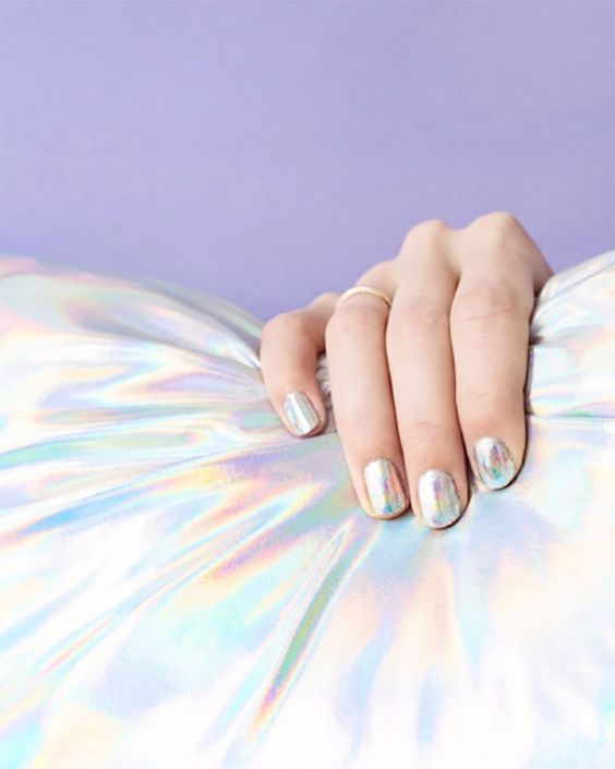 Top10: holografikus és pasztell - a tökéletes nyári manikűr - SZÉPSÉG -  - holografikus, köröm, manikűr, nyár, ötletek, pasztell, tippek, 