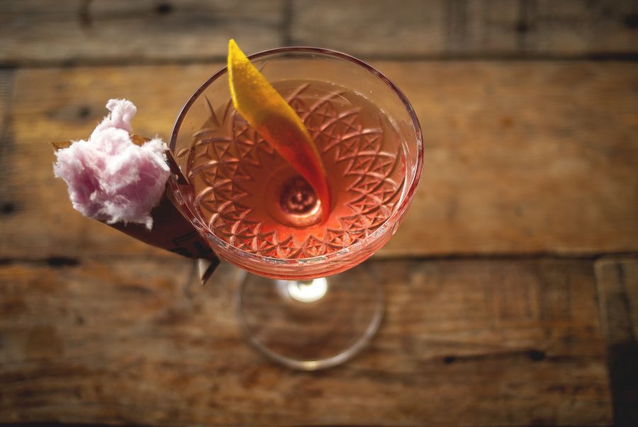 Koktélok, titkok, bartenderek - DIVAT&STÍLUS - STYLENEWS - bartender, bols mixer akadémia, PUBLiCUM, publicum bár, publicum étterem, publicum gozsdu, Ruskó Róbert, 