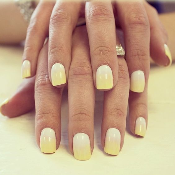 Top10: a szezon kedvence a pasztell sárga manikűr - SZÉPSÉG -  - köröm, manikűr, nyár, ötletek, pasztell sárga, sárga, 
