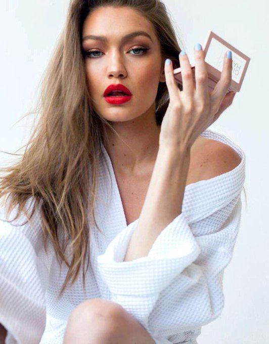 Top10: hangsúlyos sminkek, amelyeket feldobhatsz a Csók Világnapjának alkalmából - SZÉPSÉG - Smink  - csók, csók világnapja, ötletek, rúzs, smink, tippek, világnap, 