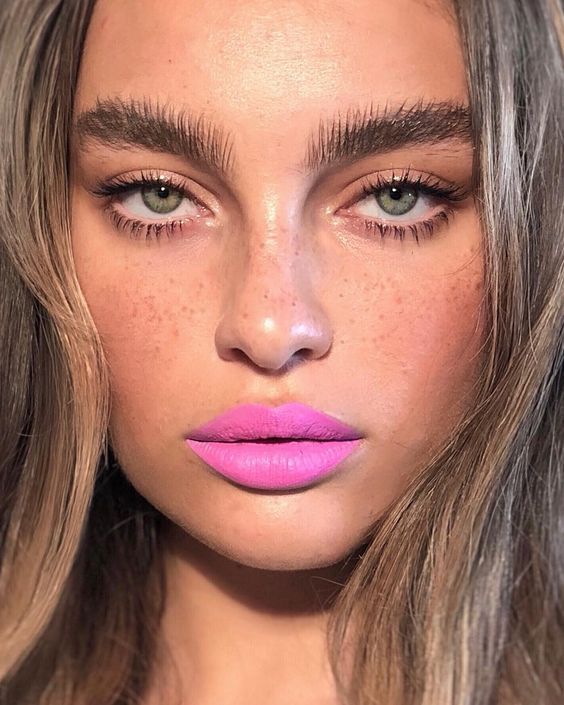 Top10: hangsúlyos sminkek, amelyeket feldobhatsz a Csók Világnapjának alkalmából - SZÉPSÉG - Smink  - csók, csók világnapja, ötletek, rúzs, smink, tippek, világnap, 