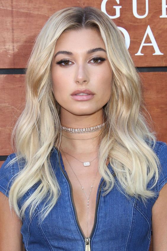 Top10: frizura ötletek Hailey Baldwin-tól - SZÉPSÉG - Hajápolás  - 