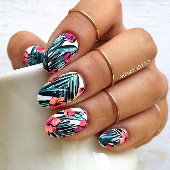 Top10: a legjobb nyári manikűrök trópusi virágokkal - SZÉPSÉG -  - 