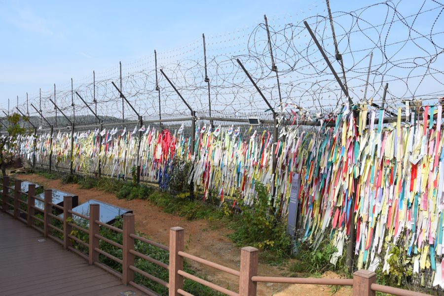 Turisták a gépfegyverek árnyékában - Korea - STYLELIFE - Utazás - dr almásy gyula, korea, utazás, wjmstyle, 