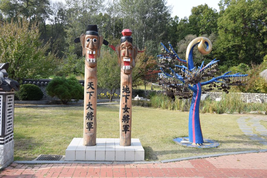 Turisták a gépfegyverek árnyékában - Korea - STYLELIFE - Utazás - dr almásy gyula, korea, utazás, wjmstyle, 