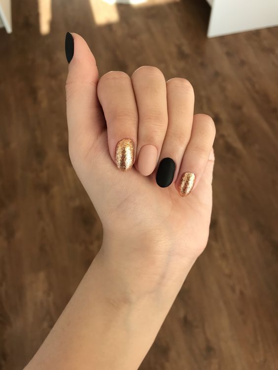 Top10: csodás arany színű manikűr ötletek az őszi szezonra - SZÉPSÉG -  - arany, köröm, manikűr, ősz, őszi szezon, 