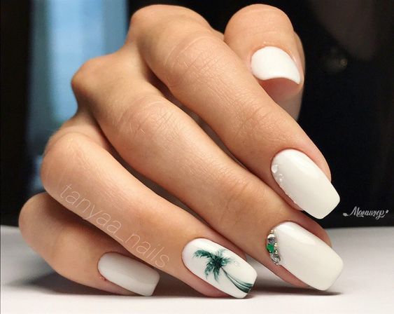 Top10: manikűr ötletek, ha még nincs kedved búcsút mondani a nyárnak - SZÉPSÉG -  - 