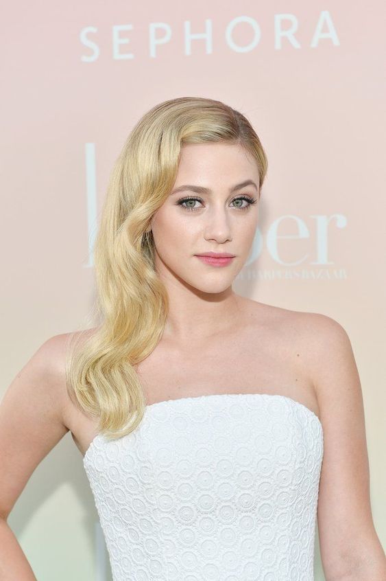Top10: frizura ötletek Lili Reinhart-tól - SZÉPSÉG - Hajápolás  - 