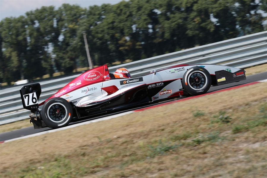 Cseh forduló - Ismét versenyben a Gender Racing - STYLENEWS - Interjúk - autóverseny, csehország, gender racing, verseny, 