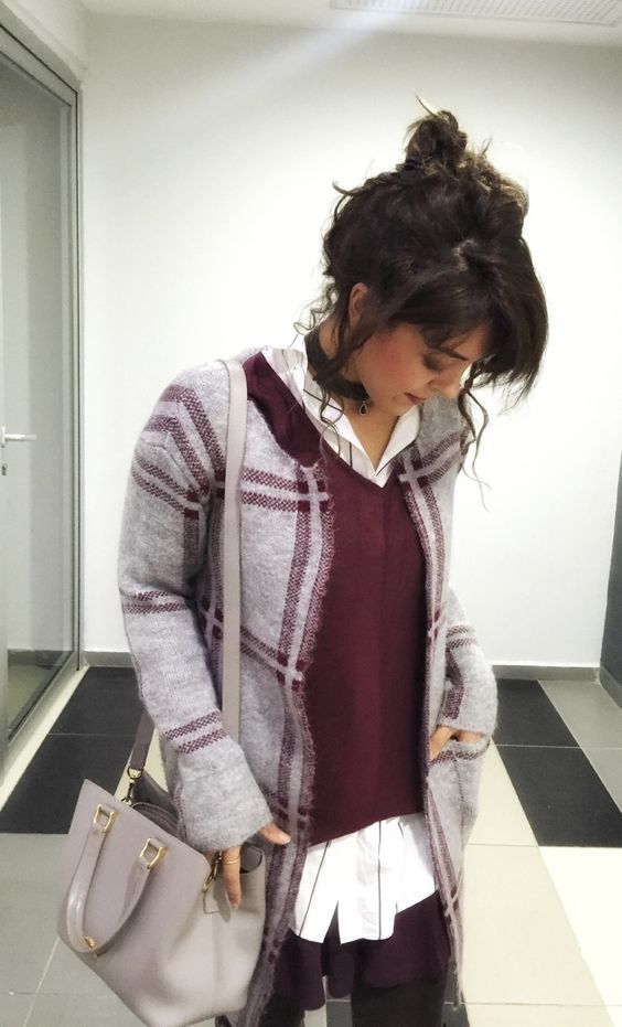 Stílusiskola: így viseld a bordó színt az őszi szezonban - DIVAT&STÍLUS - Stílusiskola - bordó, bordó szín, divat, outfit, stílus, 
