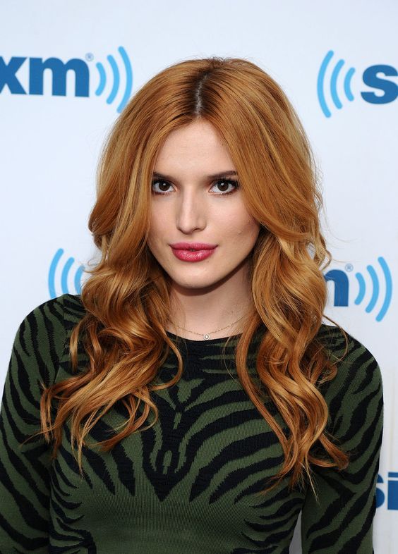 Top10: frizura ötletek Bella Thorne-tól - STYLENEWS - Aktuális - bella thorne, frizura, születésnap, 