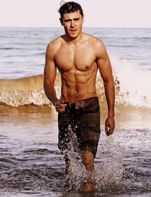10 kép, ami bizonyítja, hogy Zac Efron tinisztárból igazi szexi pasi lett - STYLENEWS - Aktuális - pasi, szexi, színész, születésnap, zac efron, 