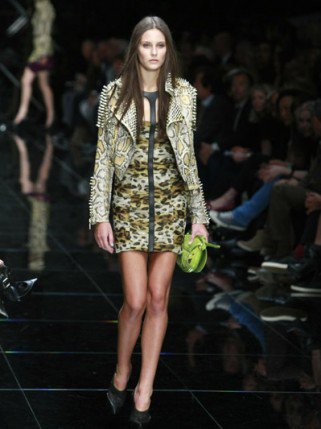 A vagány Burberry-lány -  -  - 2011 tavasz, Burberry, divat, 