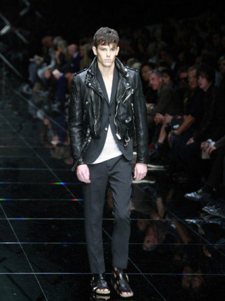 A vagány Burberry-lány -  -  - 2011 tavasz, Burberry, divat, 