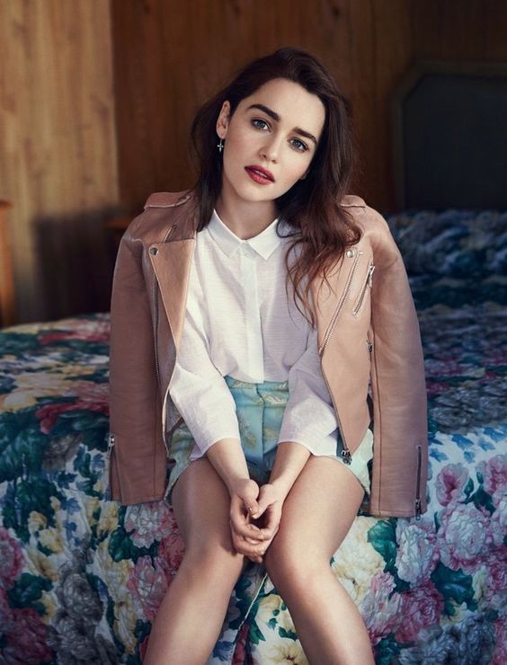 Stílusiskola: outfit ötletek a mindig csodás Emilia Clarke-tól - DIVAT&STÍLUS - Stílusiskola - divat, emilia clarke, outfit, stílus, színésznő, születésnap, 