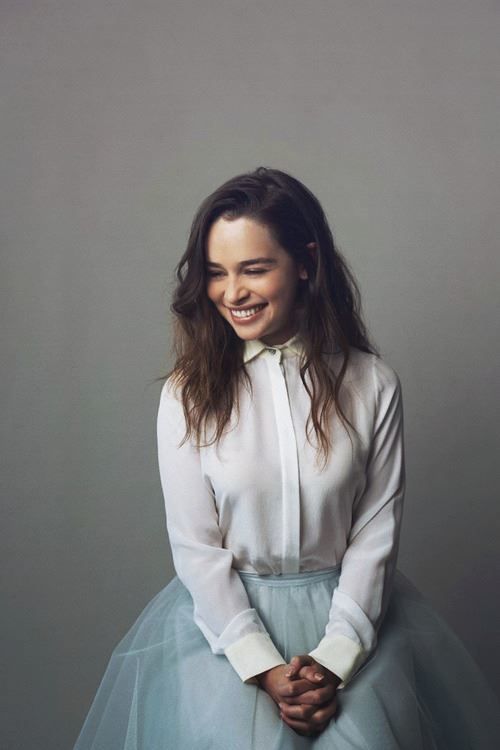 Stílusiskola: outfit ötletek a mindig csodás Emilia Clarke-tól - DIVAT&STÍLUS - Stílusiskola - 