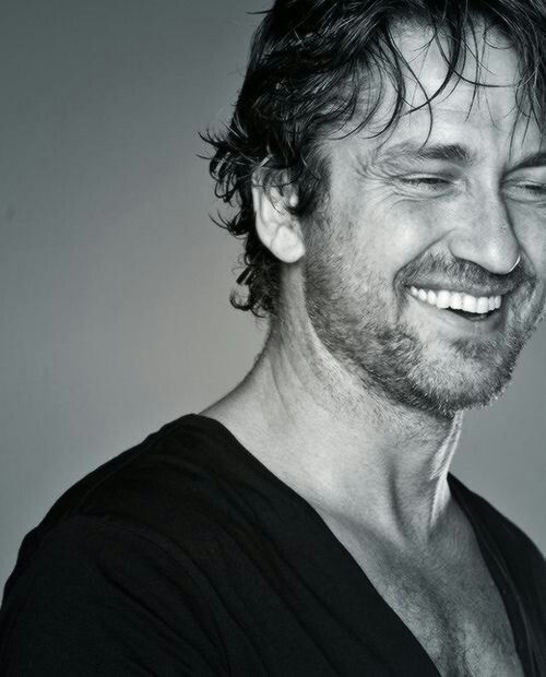 10 kép Gerard Butler-ről, ami feldobja a hétfő reggelt - STYLENEWS - Aktuális - gerard butler, színész, születésnap, 