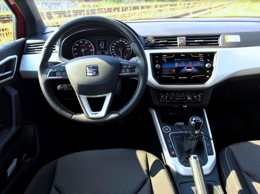 A nőies crossover - Kipróbáltuk a Seat Arona-t - STYLENEWS - Aktuális - autó, seat, seat arona, teszt, 