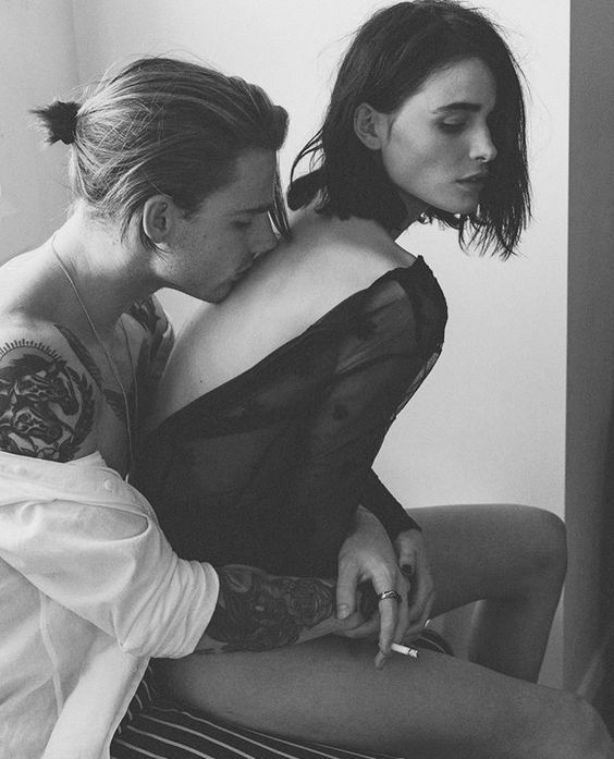 Így hulltak porba az érzéseik - KERESD A NŐT  - Lélekhangok - eltávolodás, érzelmek, szerelem, 