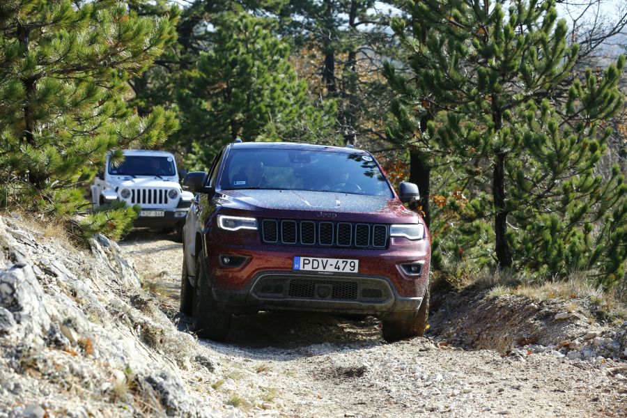 Wrangler, Cherokee, Renegade - izgalmas terepre vittük a Jeep-eket - STYLENEWS - Aktuális - jeep, terep, teszt, város, 