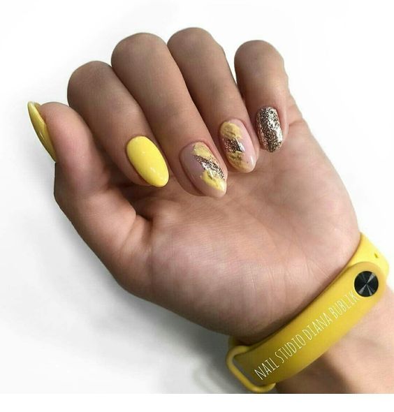 Top10: vidám manikűr ötletek borongós időre - SZÉPSÉG -  - manikűr, színek, vidám, 