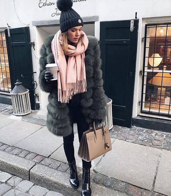 Stílusiskola - így viseld az alapdarabokat télen: szőrös kabátok - DIVAT&STÍLUS - Stílusiskola - bunda, divat, stílus, szőrme, tél, 