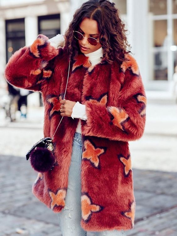 Stílusiskola - így viseld az alapdarabokat télen: szőrös kabátok - DIVAT&STÍLUS - Stílusiskola - bunda, divat, stílus, szőrme, tél, 
